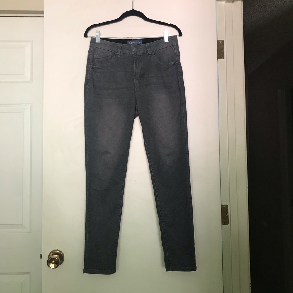 Democracy Jeans sz 6 “AB” Technology tummy panel elastic grey skinny stretch